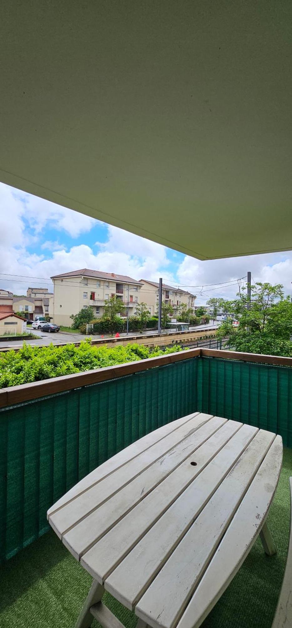 Le Cocon De Soie Superbe T3 A Vaulx En Velin Apartment Ngoại thất bức ảnh